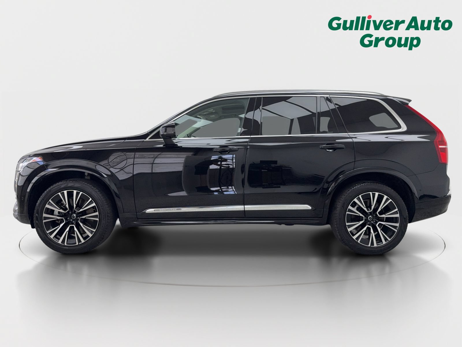 Used 2024 Volvo XC90 T8 Plus AWD/4WD image 3