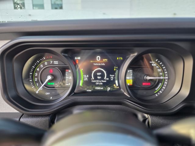 Used 2025 Jeep Wrangler Unlimited Sahara image 21