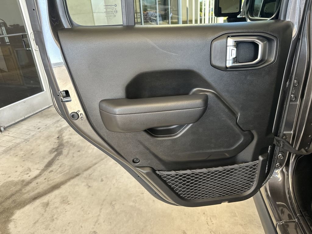 Used 2023 Jeep Gladiator Willys image 27