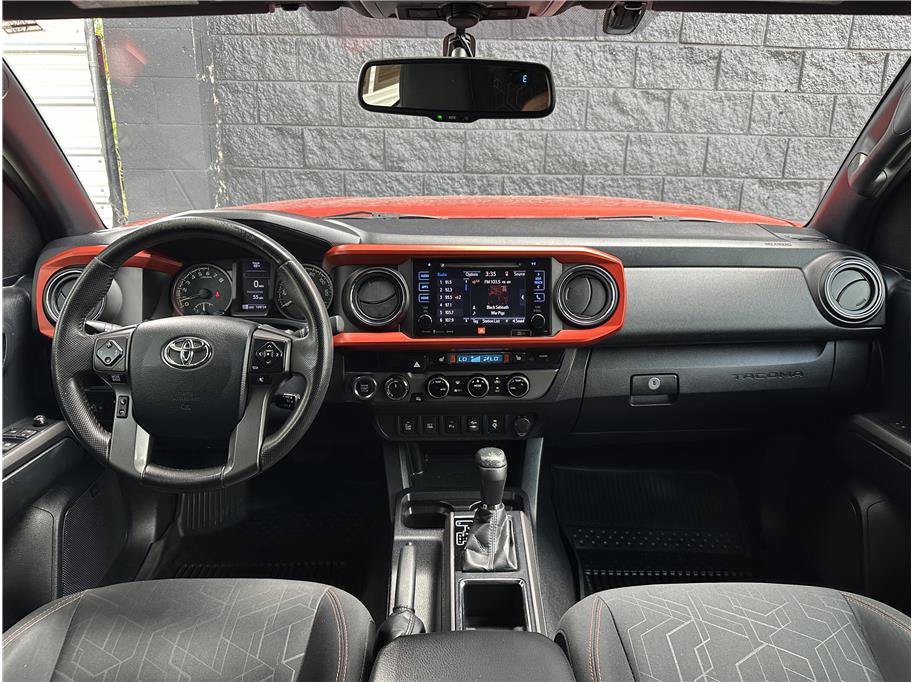 Used 2016 Toyota Tacoma TRD Off-Road AWD/4WD image 18