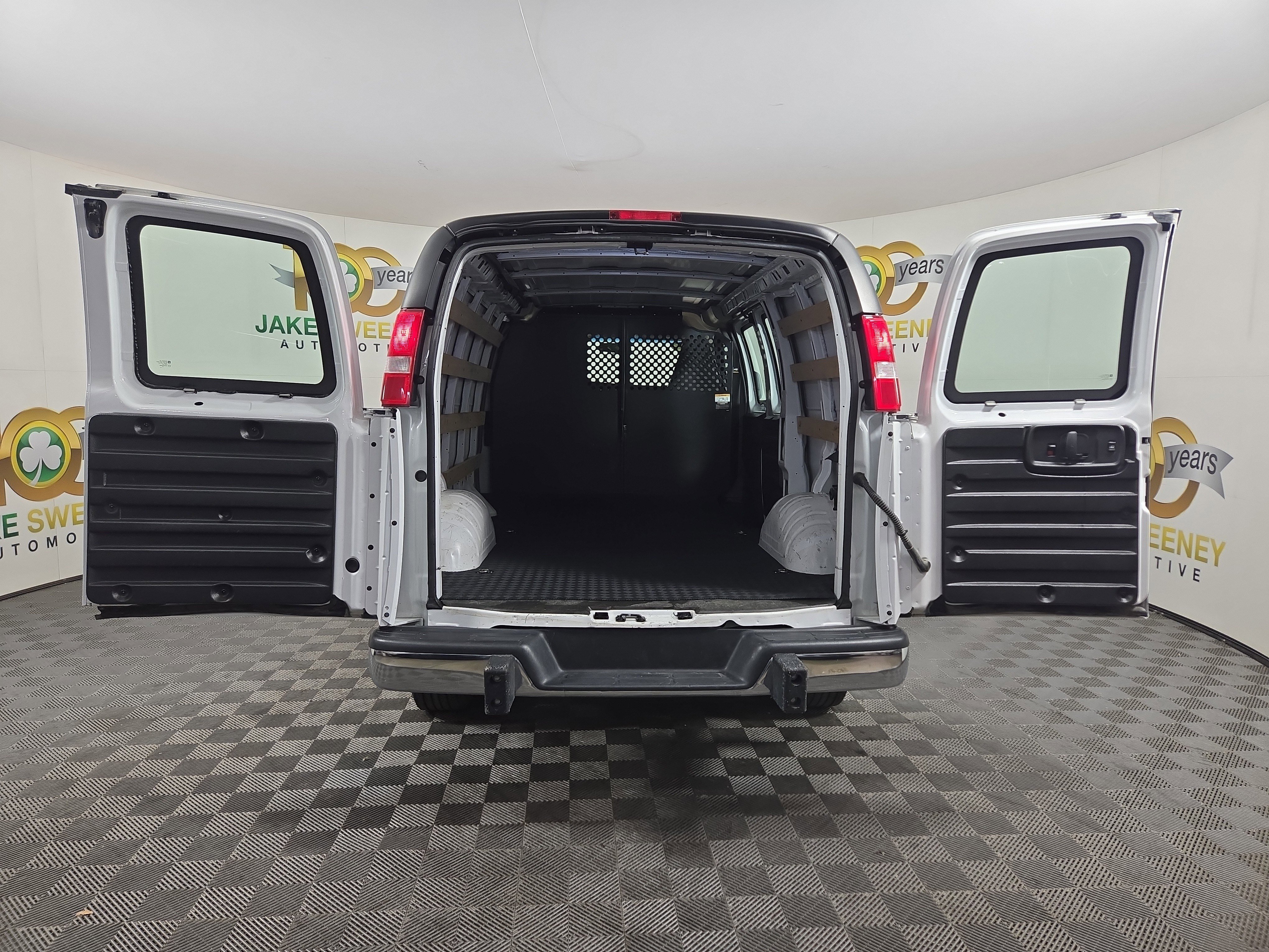 Certified 2023 GMC Savana 2500 w/ Driver Convenience Package image 30