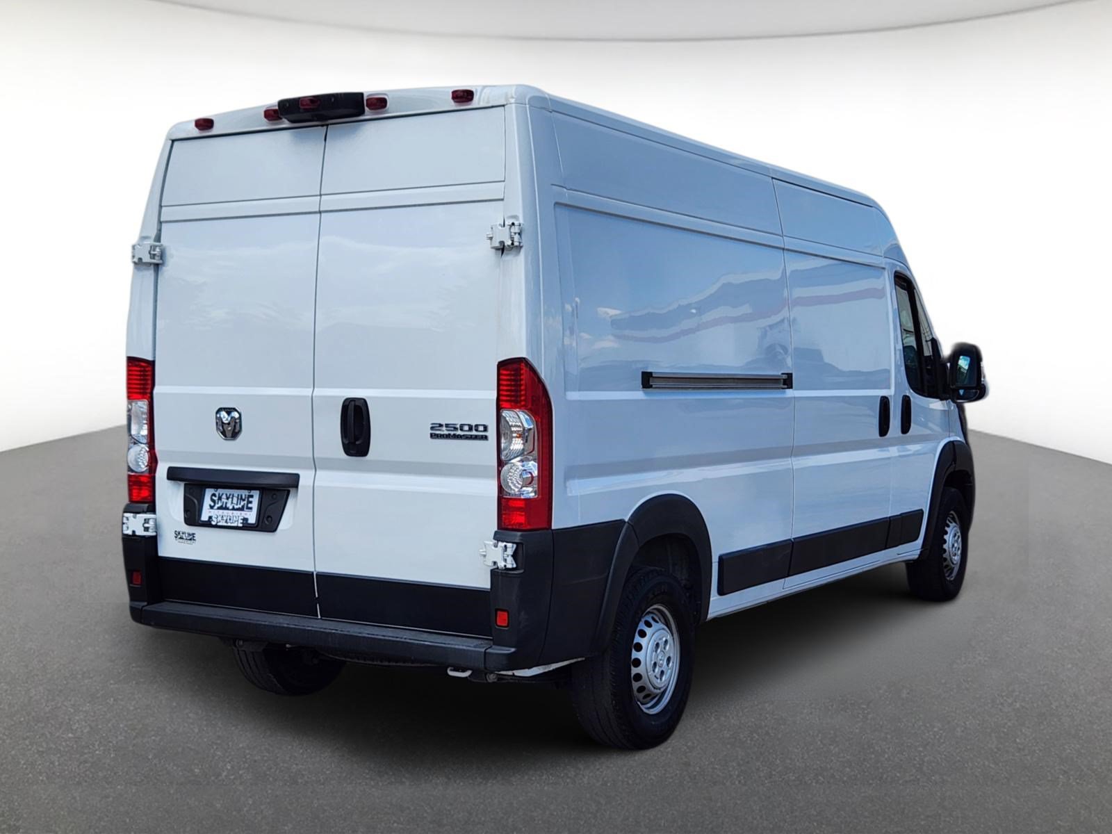 Used 2025 RAM ProMaster 2500 w/ Convenience Group FWD image 3