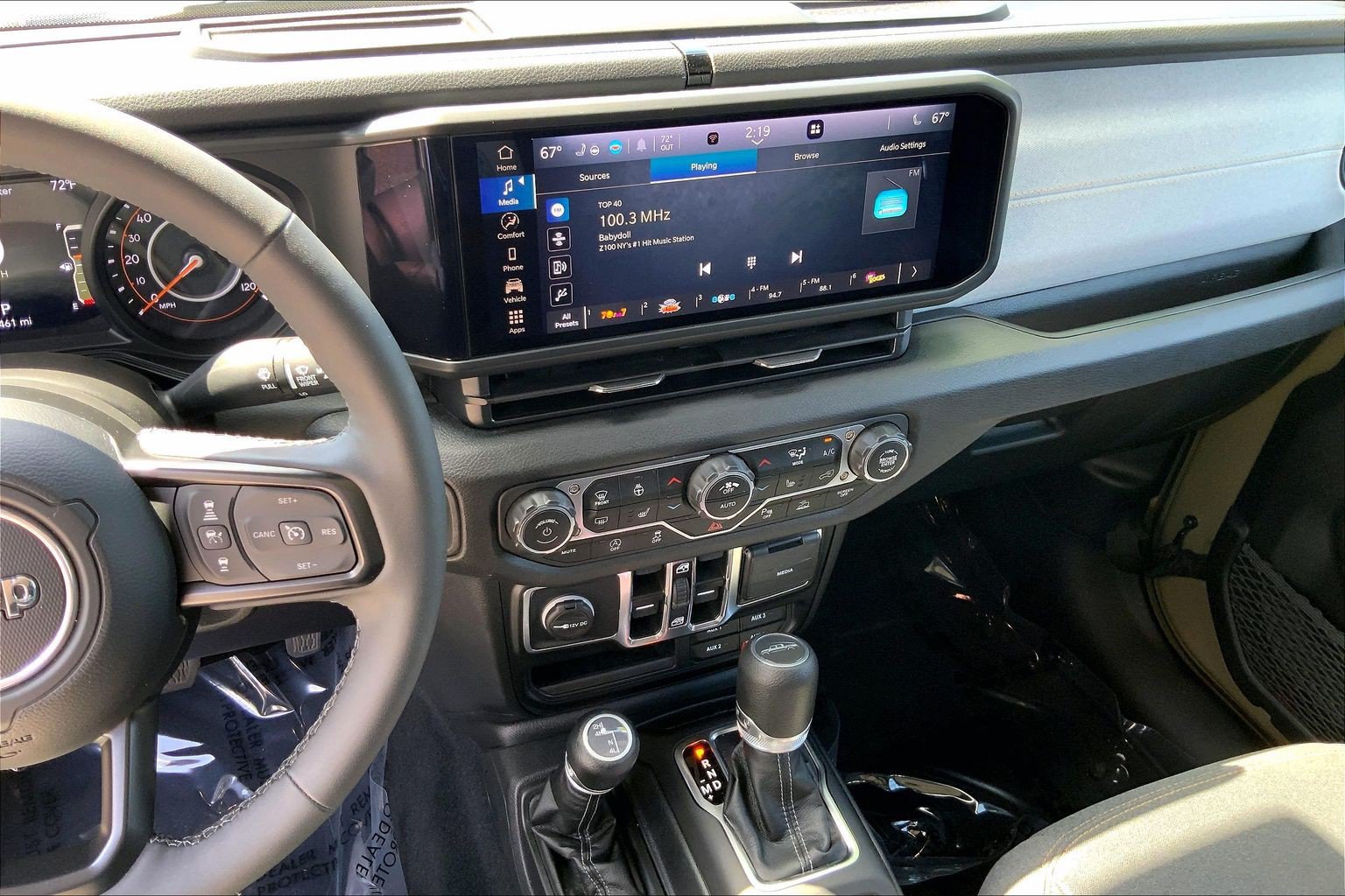 Certified 2025 Jeep Gladiator Sport AWD/4WD image 6