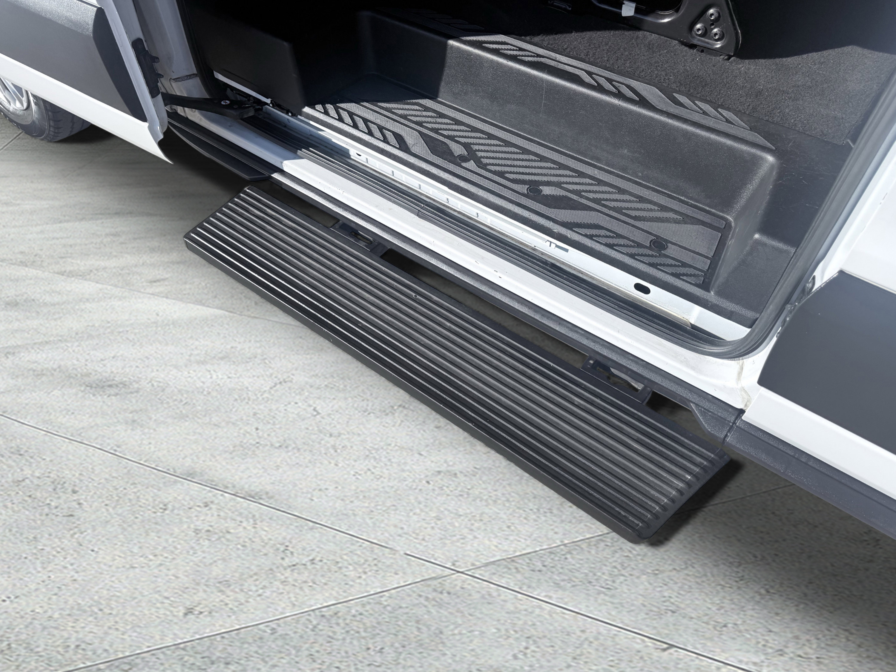 Used 2023 Ford Transit 350 XLT image 70