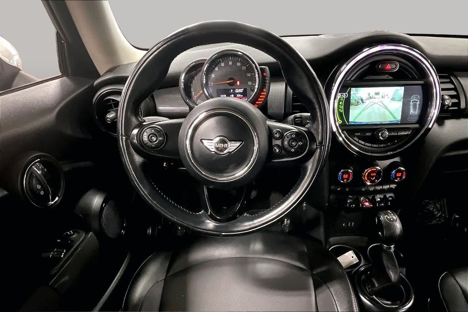 Used 2017 MINI Cooper 2-Door Hardtop FWD image 6
