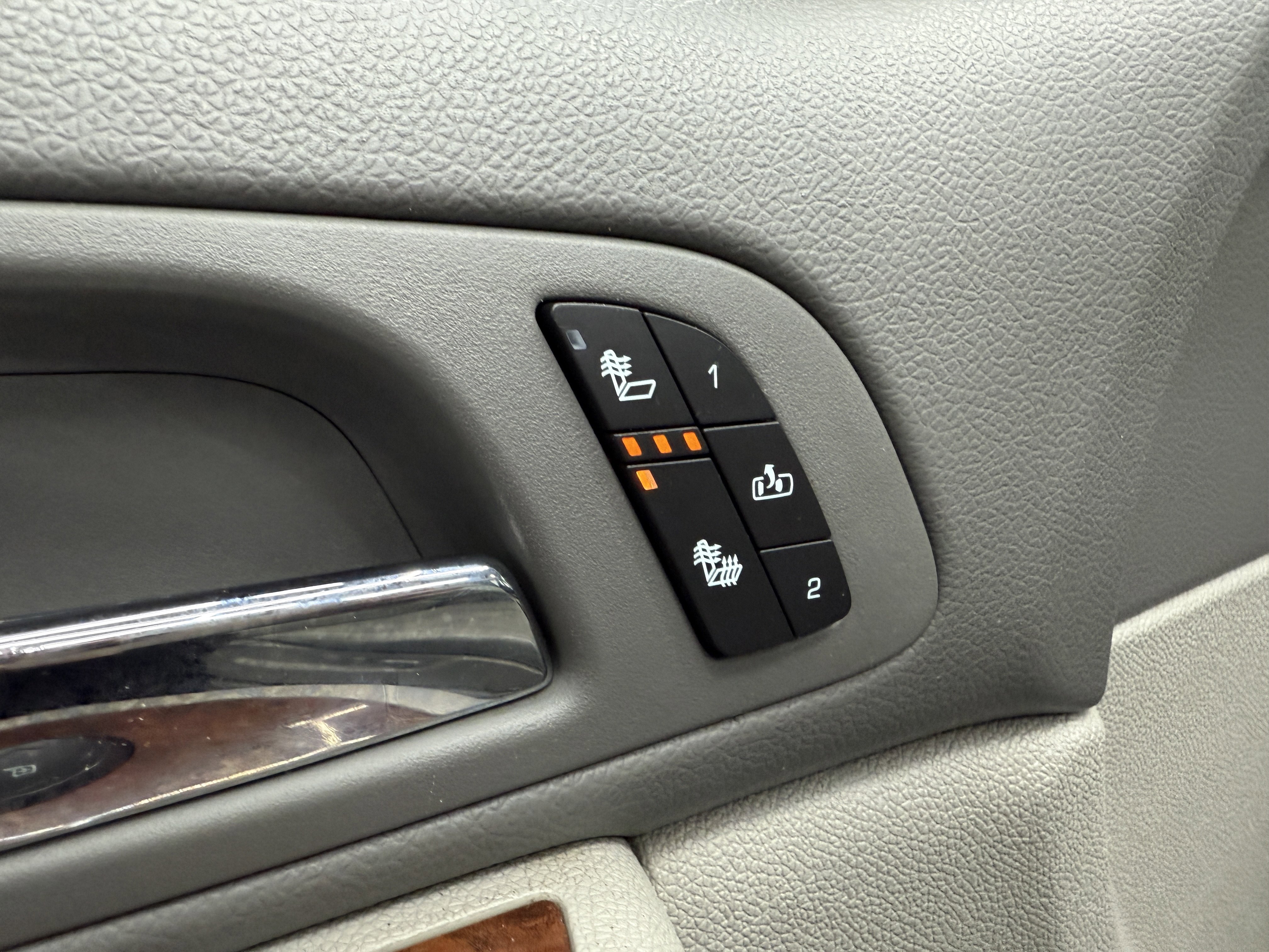 Used 2008 Chevrolet Suburban LT w/ LT Preferred Equipment Group image 10