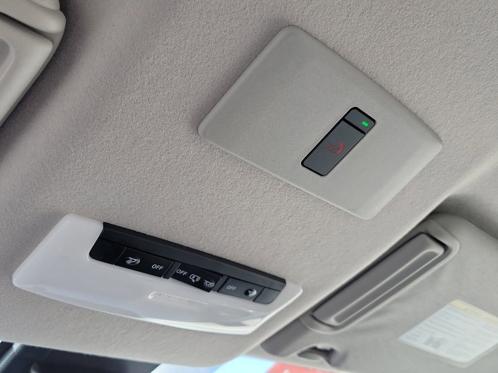 Certified 2025 Nissan Versa SR w/ Trunk Package image 36