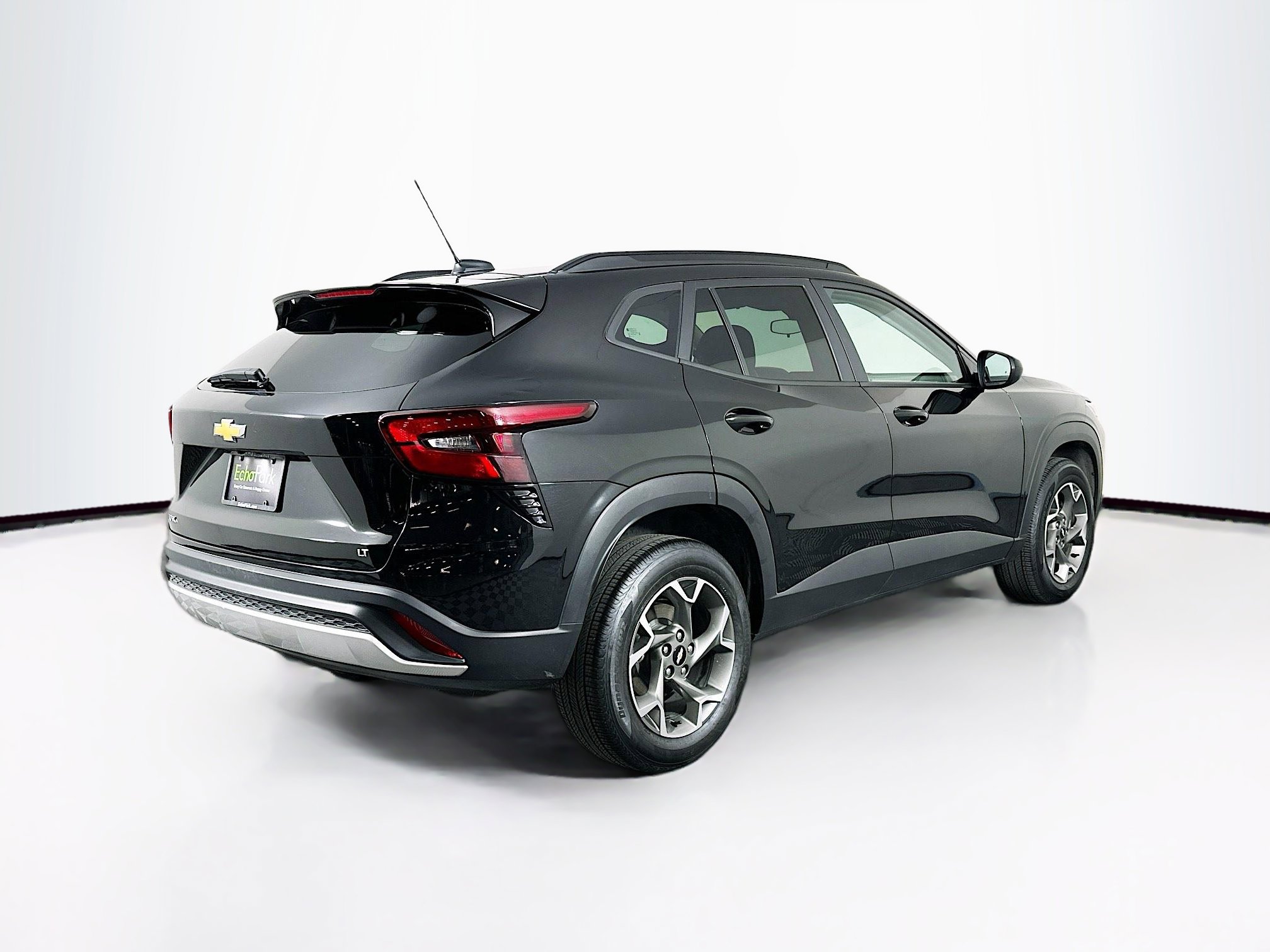 Used 2025 Chevrolet Trax LT image 9