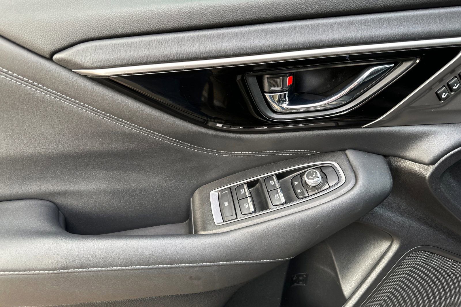 Used 2022 Subaru Outback Limited image 11