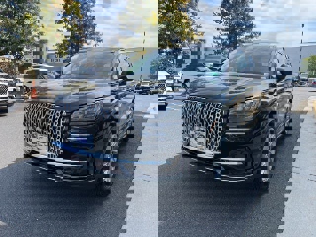 Used 2025 Lincoln Corsair FWD image 3