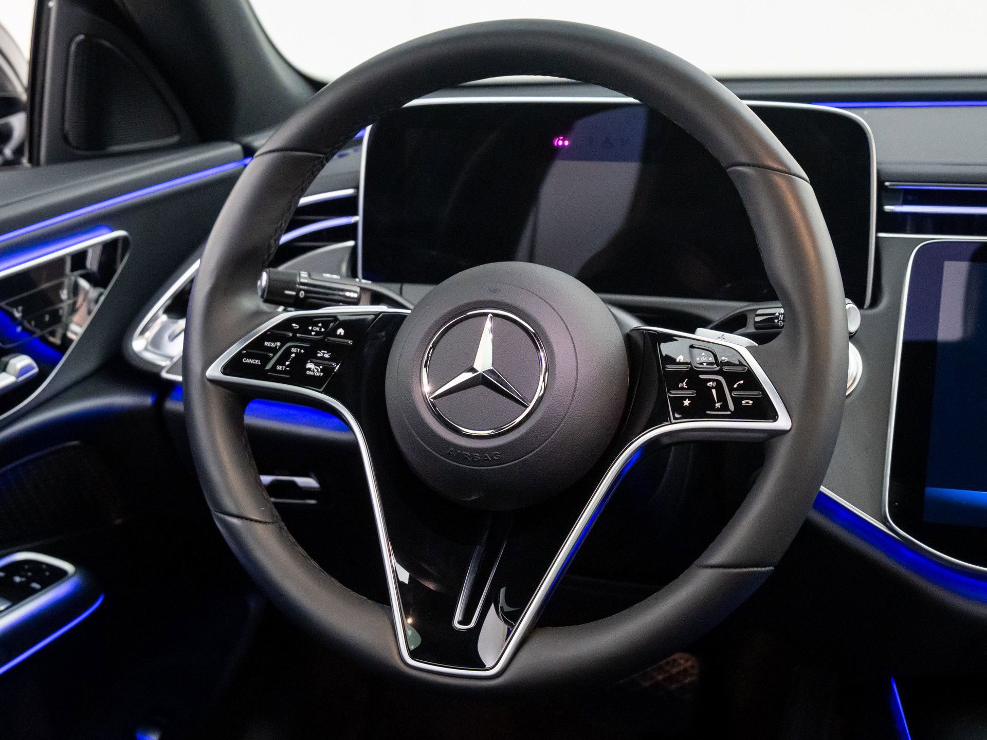 Used 2025 Mercedes-Benz E 450 4MATIC Sedan image 11