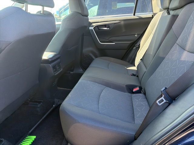 Used 2025 Toyota RAV4 XLE AWD/4WD image 7