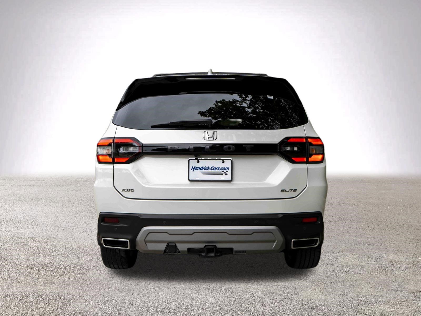 Used 2025 Honda Pilot Elite image 8