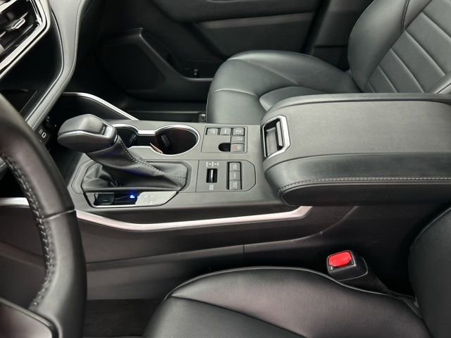 Used 2023 Toyota Highlander XLE image 34