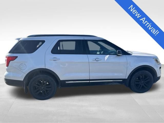 Used 2019 Ford Explorer XLT w/ Equipment Group 202A image 8