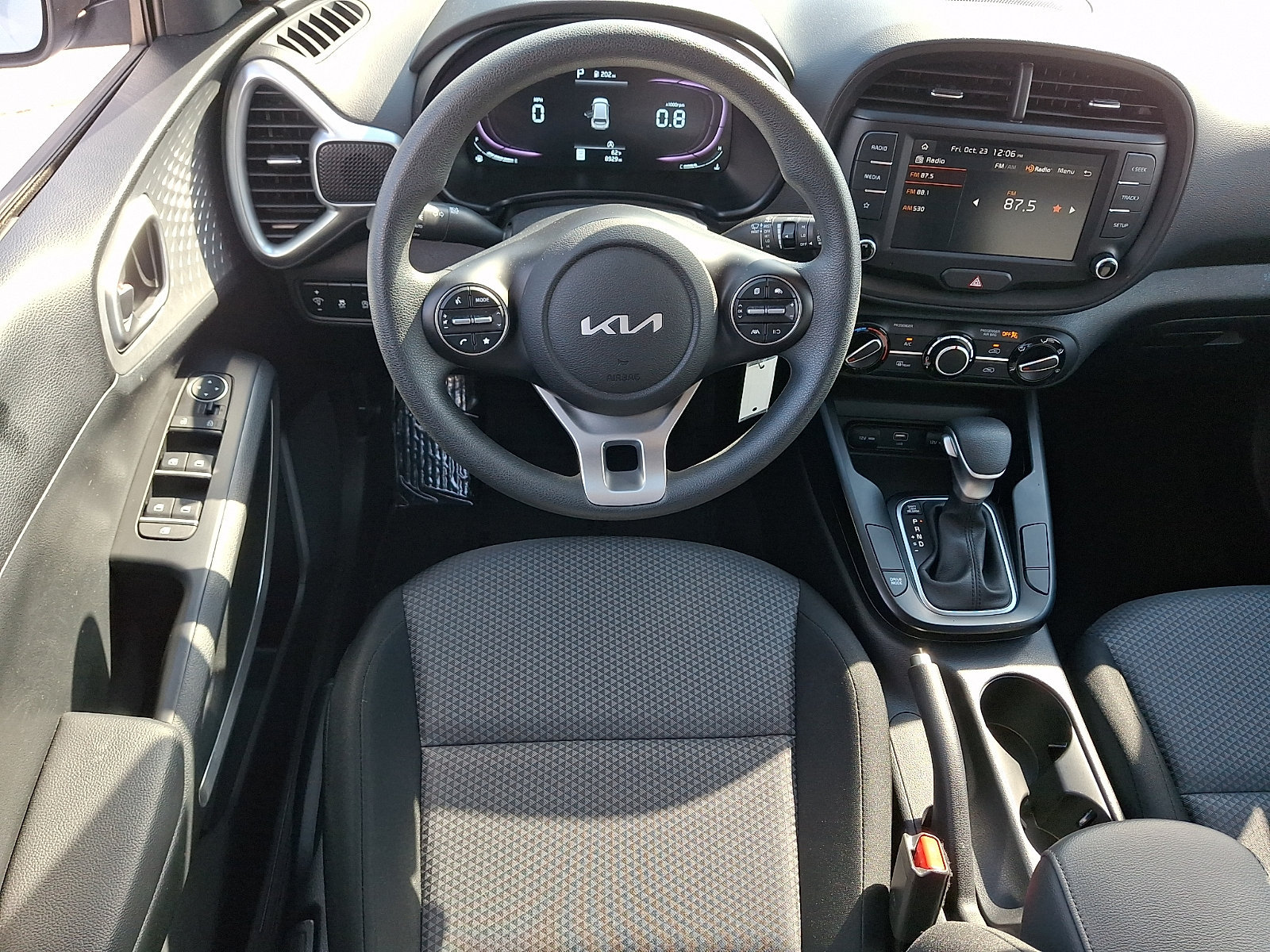 Certified 2025 Kia Soul LX w/ LX Technology Package FWD image 11