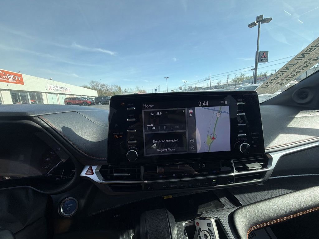 Used 2022 Toyota Sienna XSE w/ XSE Plus Package image 18