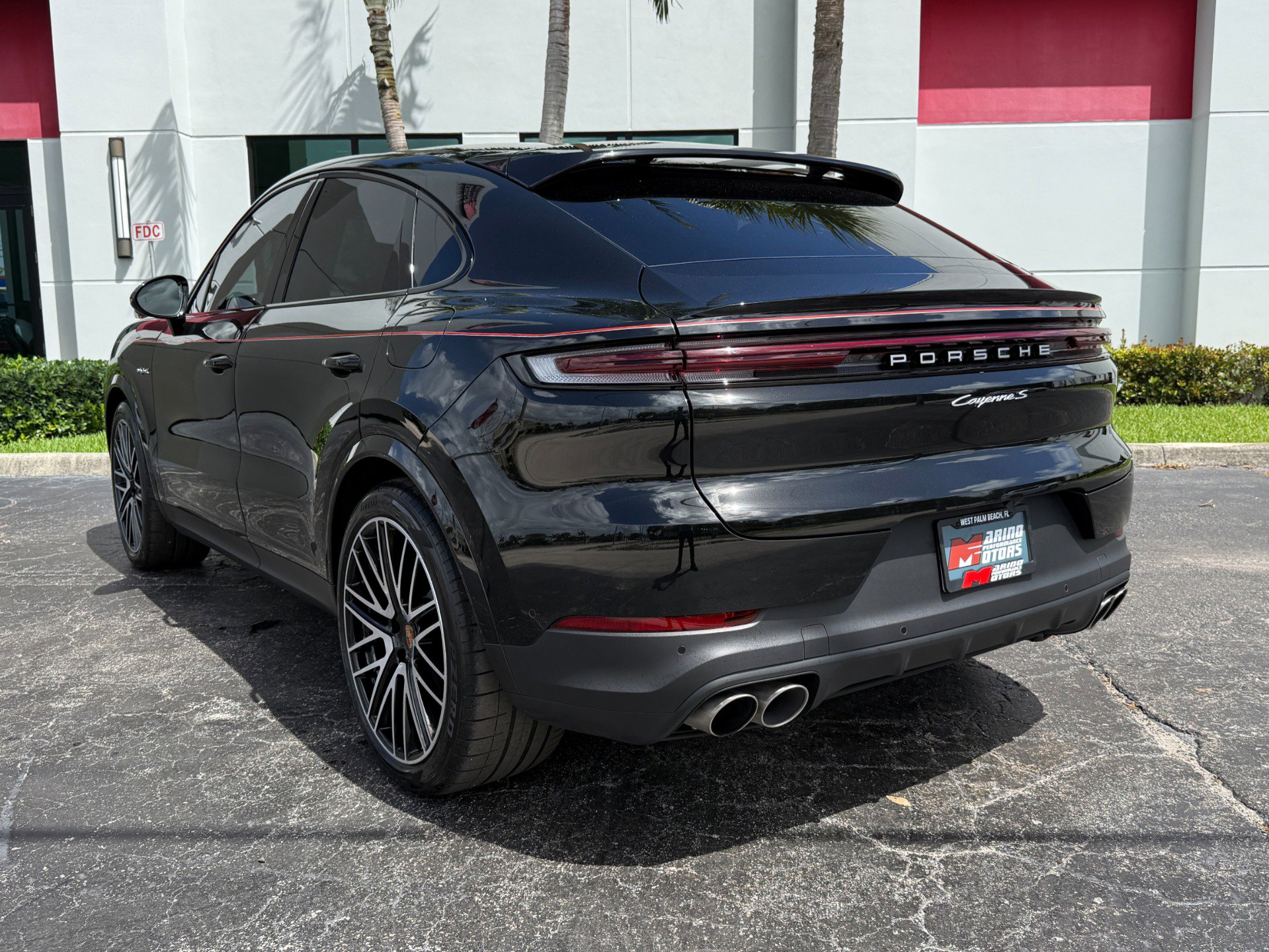Used 2025 Porsche Cayenne S AWD/4WD image 15