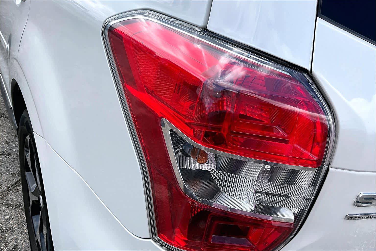 Used 2016 Subaru Forester 2.0XT Touring w/ Eyesight & Navigation System image 28