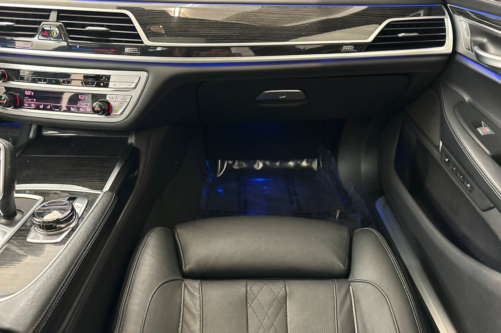 Used 2022 BMW 750i xDrive w/ Executive Package image 30