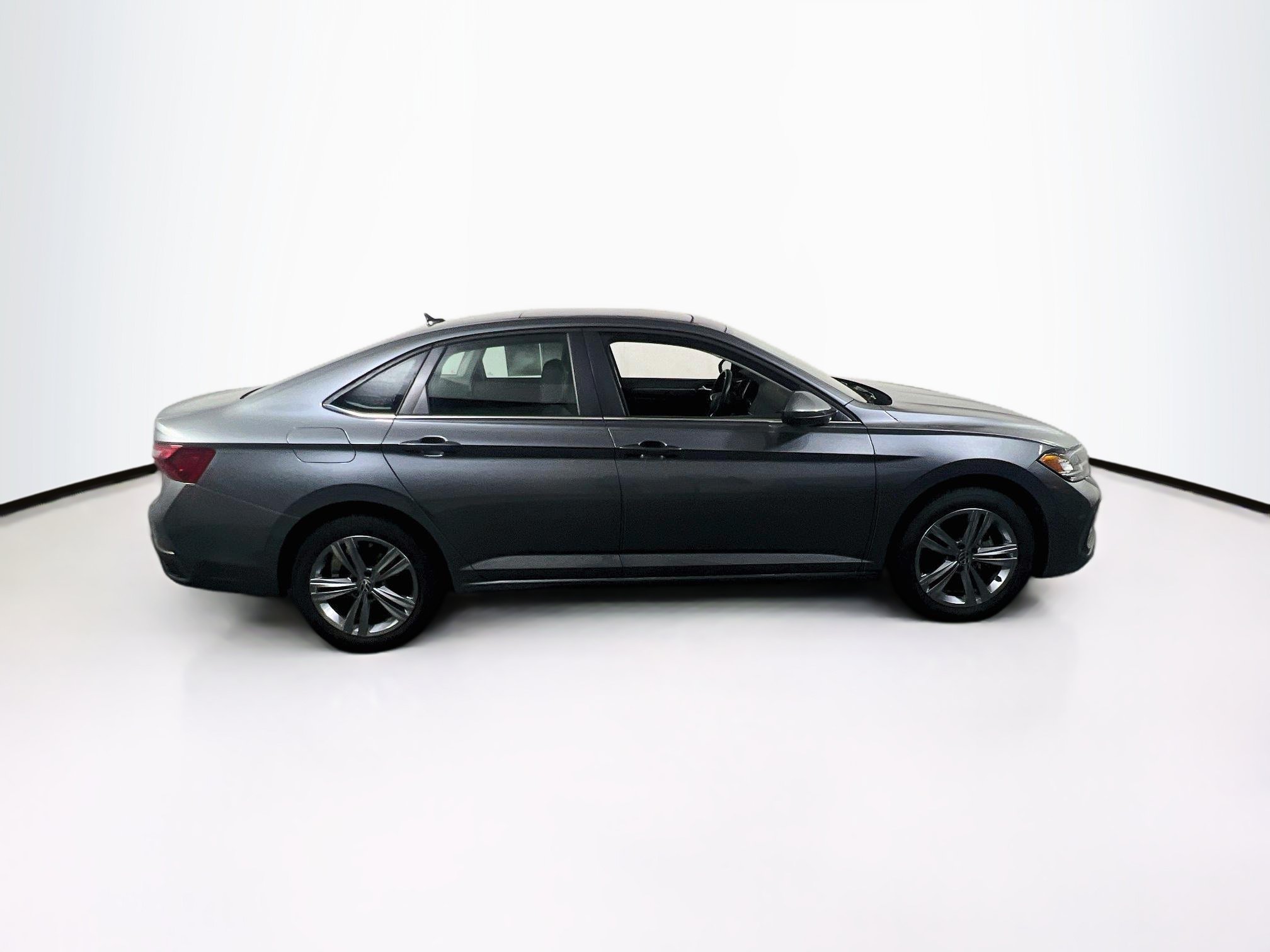 Used 2023 Volkswagen Jetta SE FWD image 4