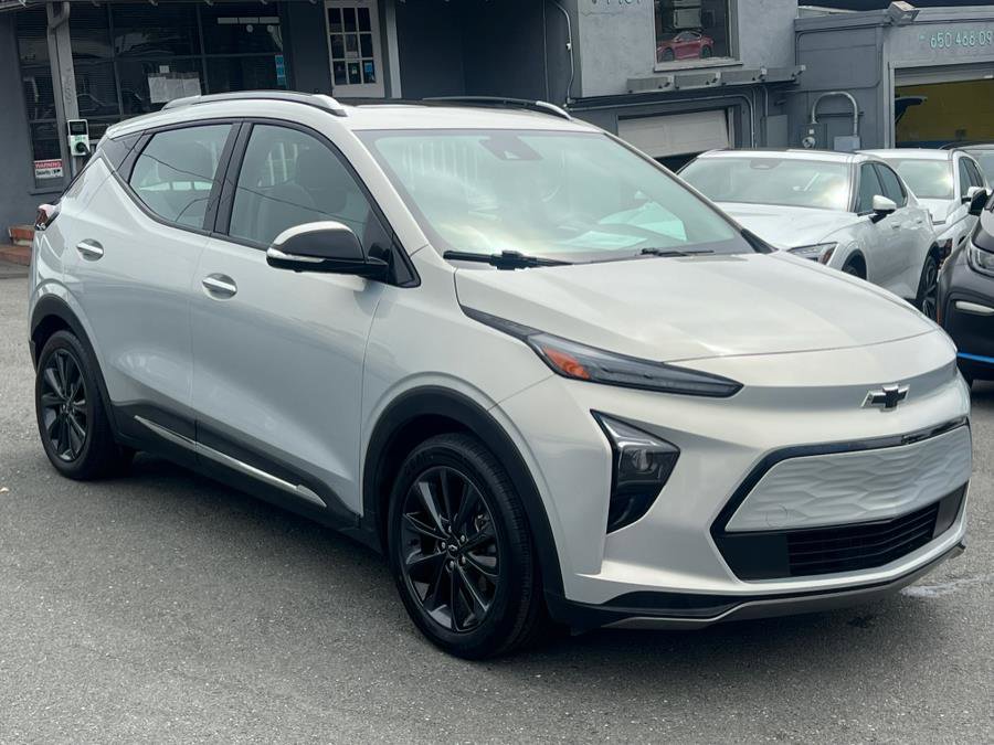 Used 2022 Chevrolet Bolt EUV Premier w/ Launch Edition image 3