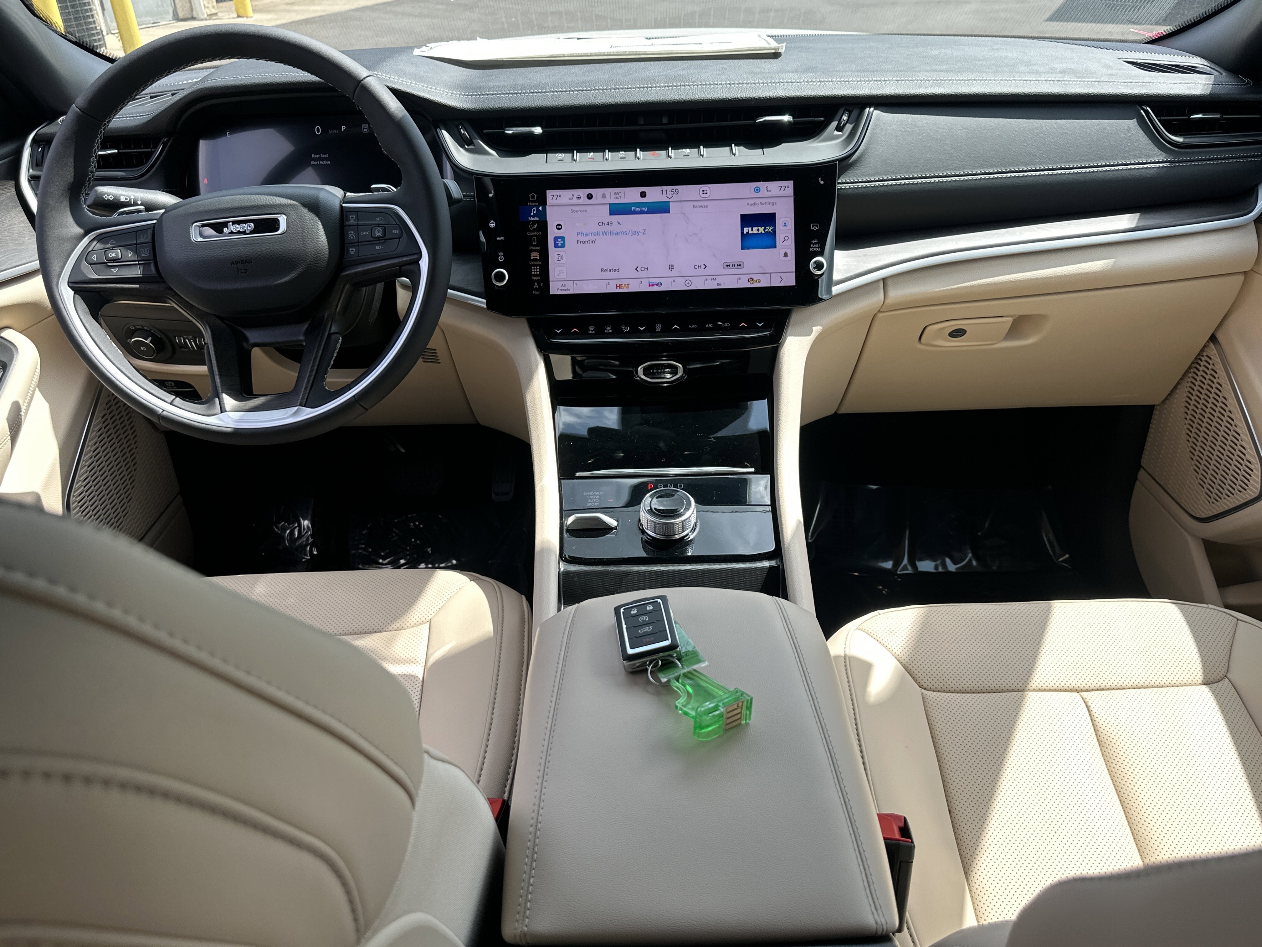 New 2026 Jeep Grand Cherokee Limited w/ Luxury Tech Group II AWD/4WD image 27