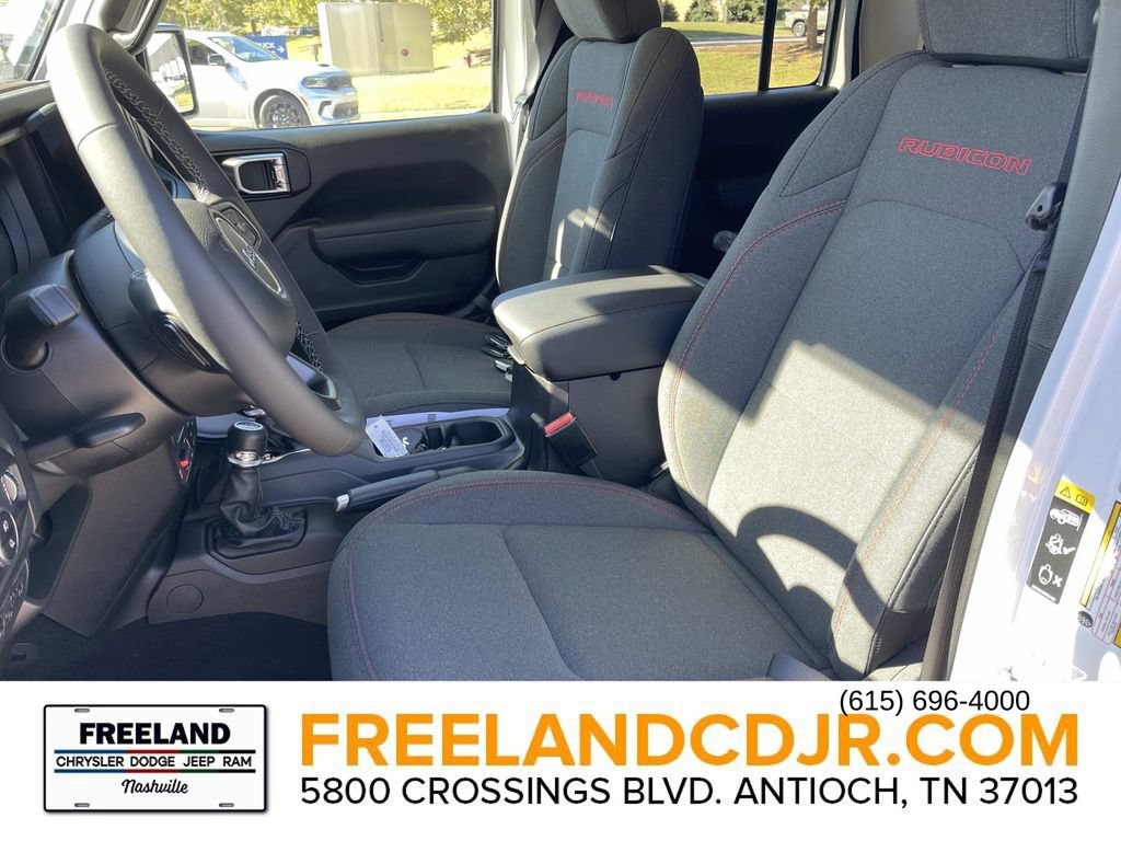New 2025 Jeep Gladiator Rubicon w/ Convenience Group AWD/4WD image 16