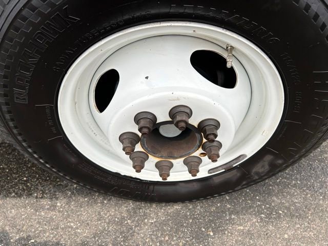 Used 2022 Ford E-450 and Econoline 450 Super Duty w/ Power Windows & Locks Group image 9