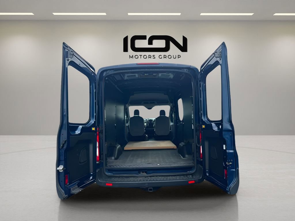 Used 2015 Ford Transit 150 130 Medium Roof w/ Exterior Upgrade Package RWD image 12