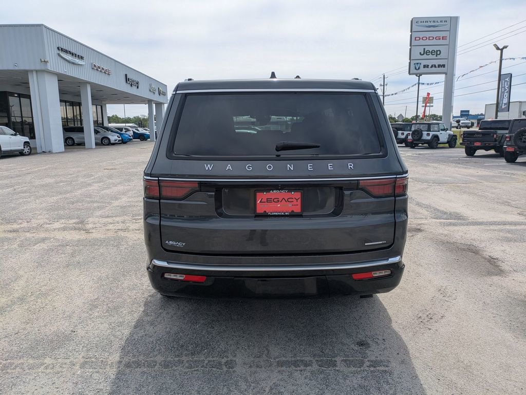 Used 2024 Jeep Wagoneer Series II w/ Flexible Seating Group image 4