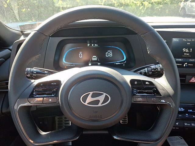 New 2026 Hyundai Elantra SEL Sport FWD image 18