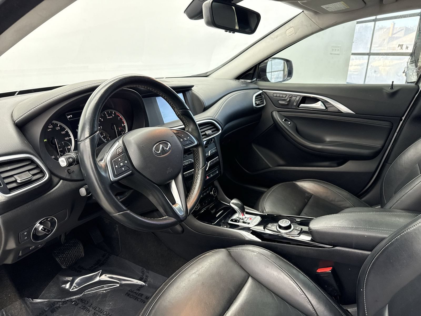 Used 2018 INFINITI QX30 Premium w/ Cargo Package AWD/4WD image 12