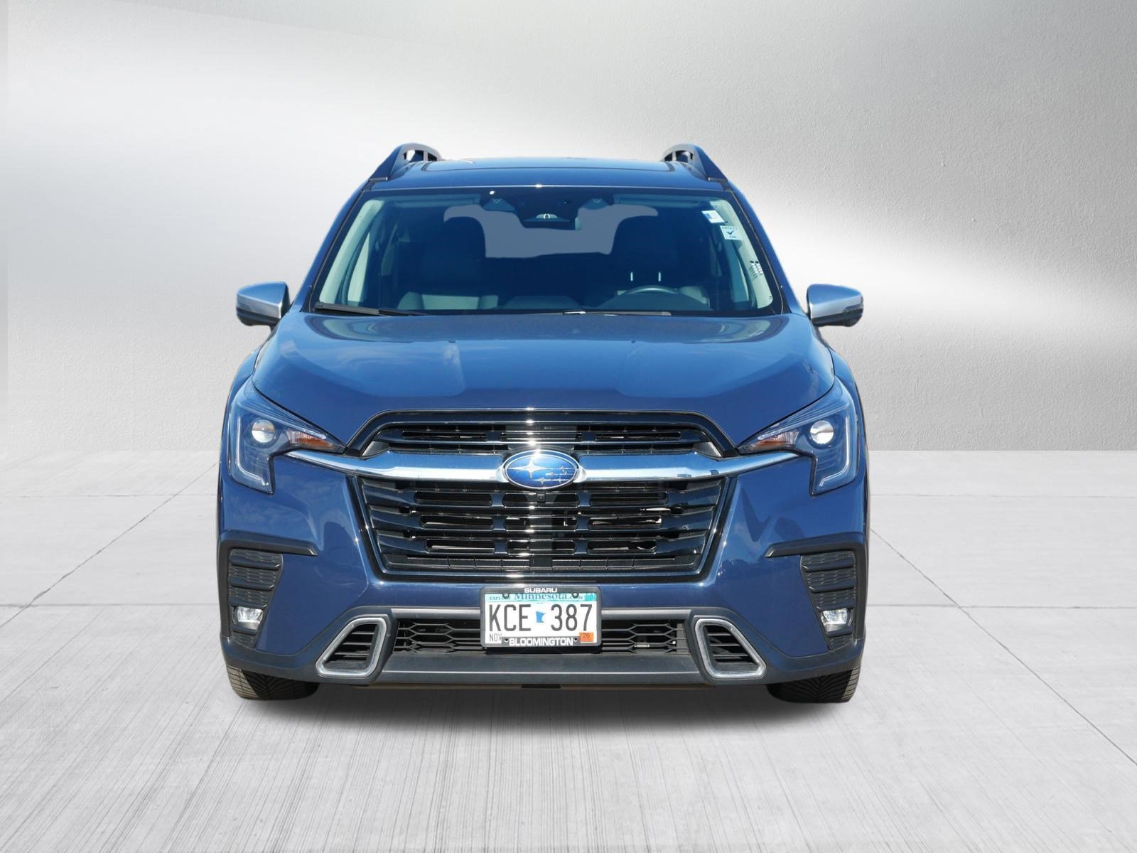 Used 2023 Subaru Ascent Touring image 2