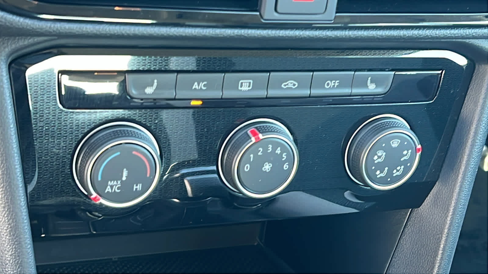 Used 2025 Volkswagen Taos S image 14