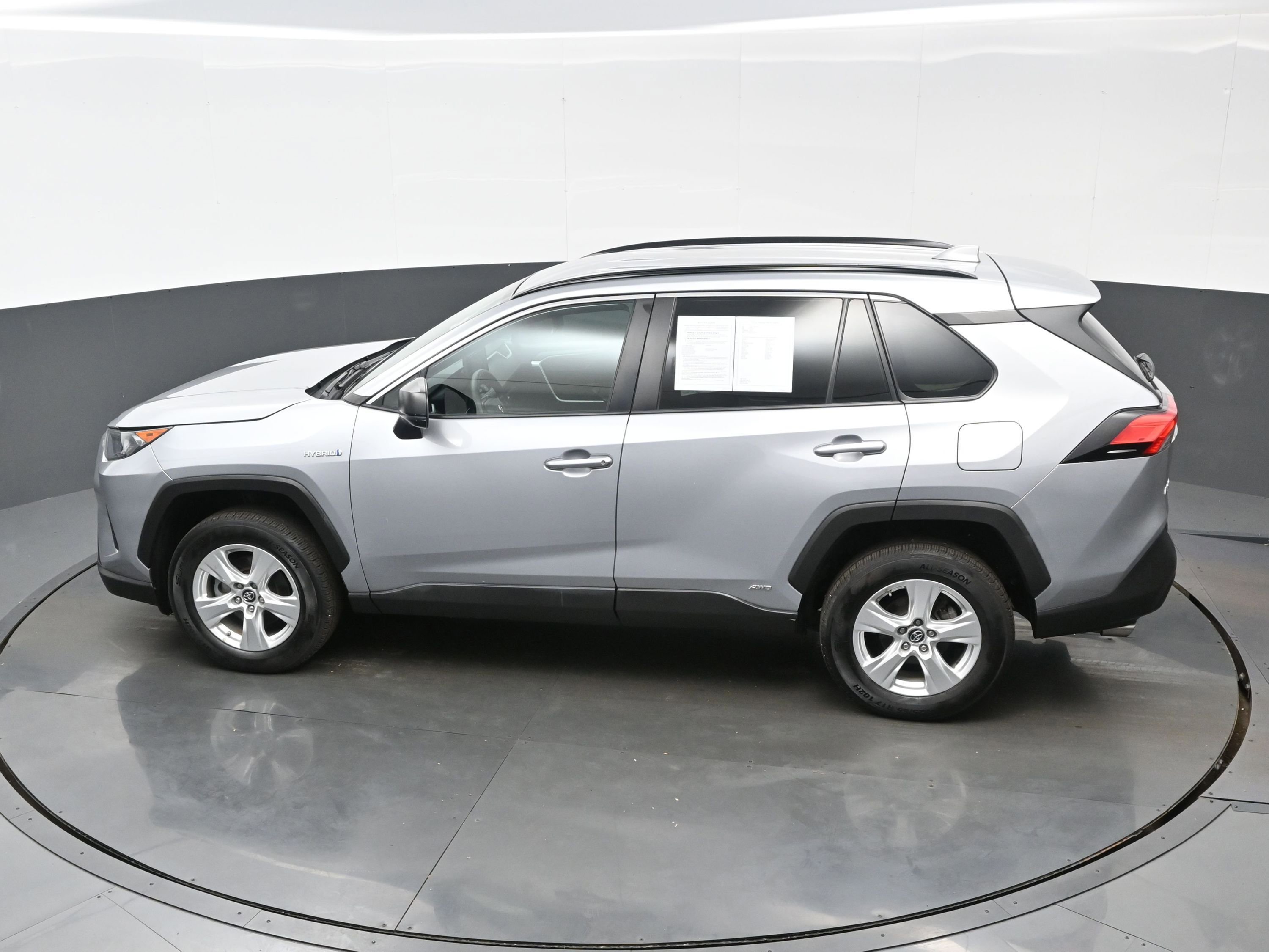 Used 2021 Toyota RAV4 LE image 35