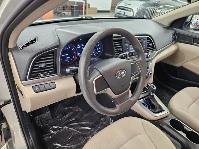 Used 2017 Hyundai Elantra SE image 7
