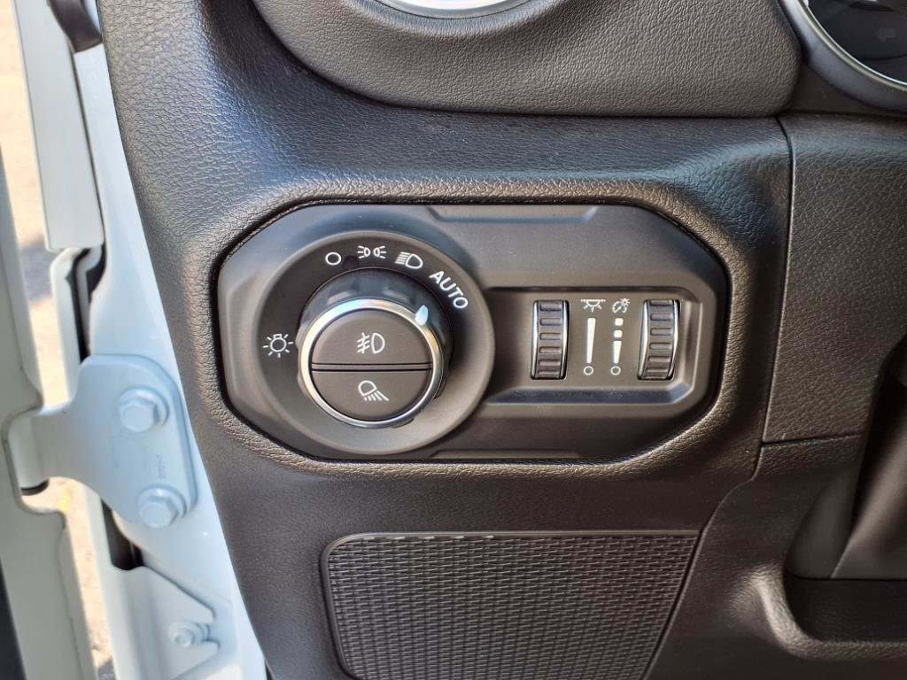 Used 2022 Jeep Gladiator Overland image 16