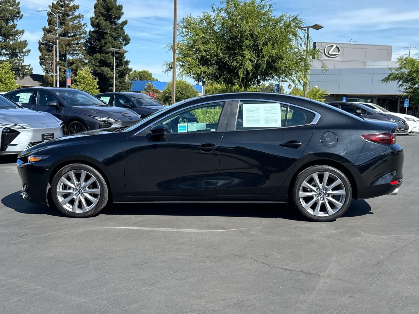 Used 2023 MAZDA MAZDA3 s FWD image 9