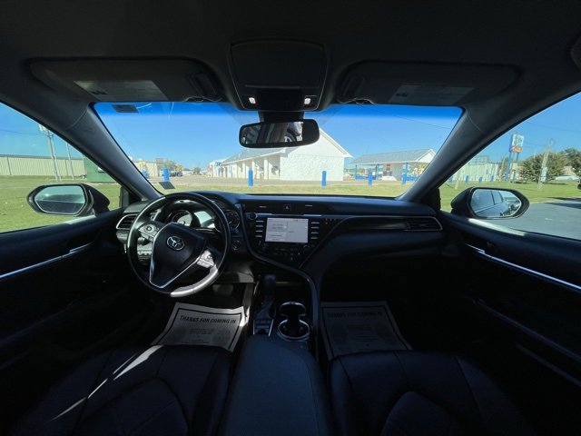 Used 2019 Toyota Camry XLE image 10