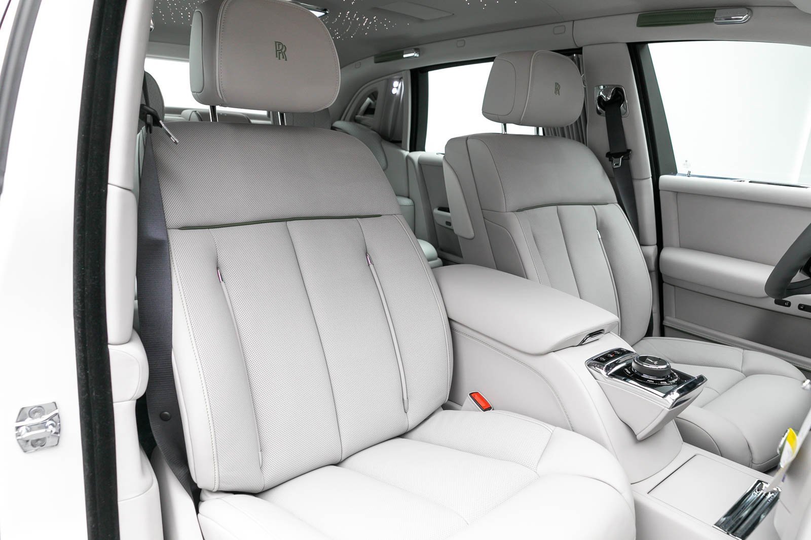 Used 2024 Rolls-Royce Phantom Extended Wheelbase w/ Leather Finishing Pack image 49