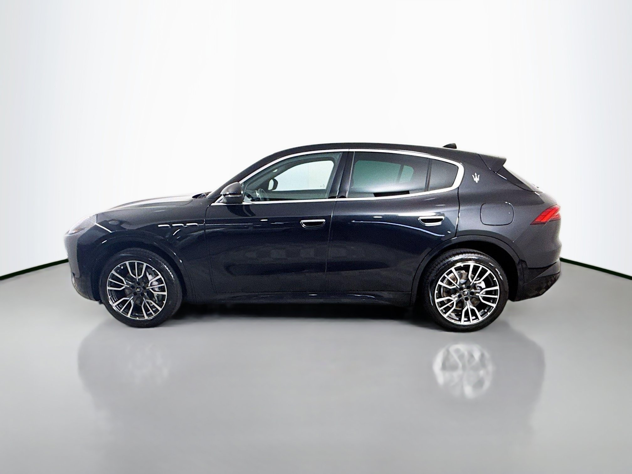 Used 2025 Maserati Grecale GT AWD/4WD image 6