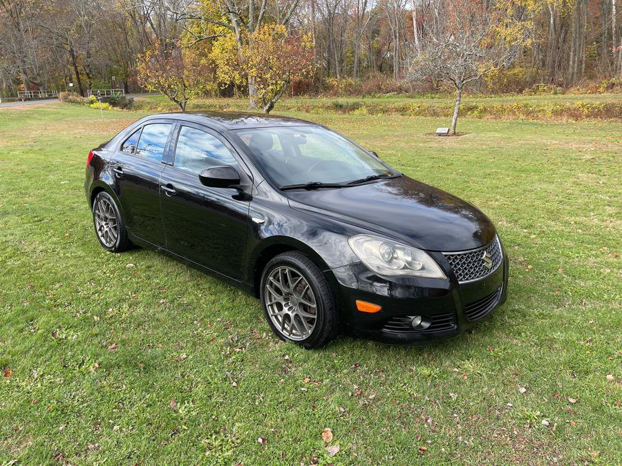 Used 2010 Suzuki Kizashi GTS FWD image 2