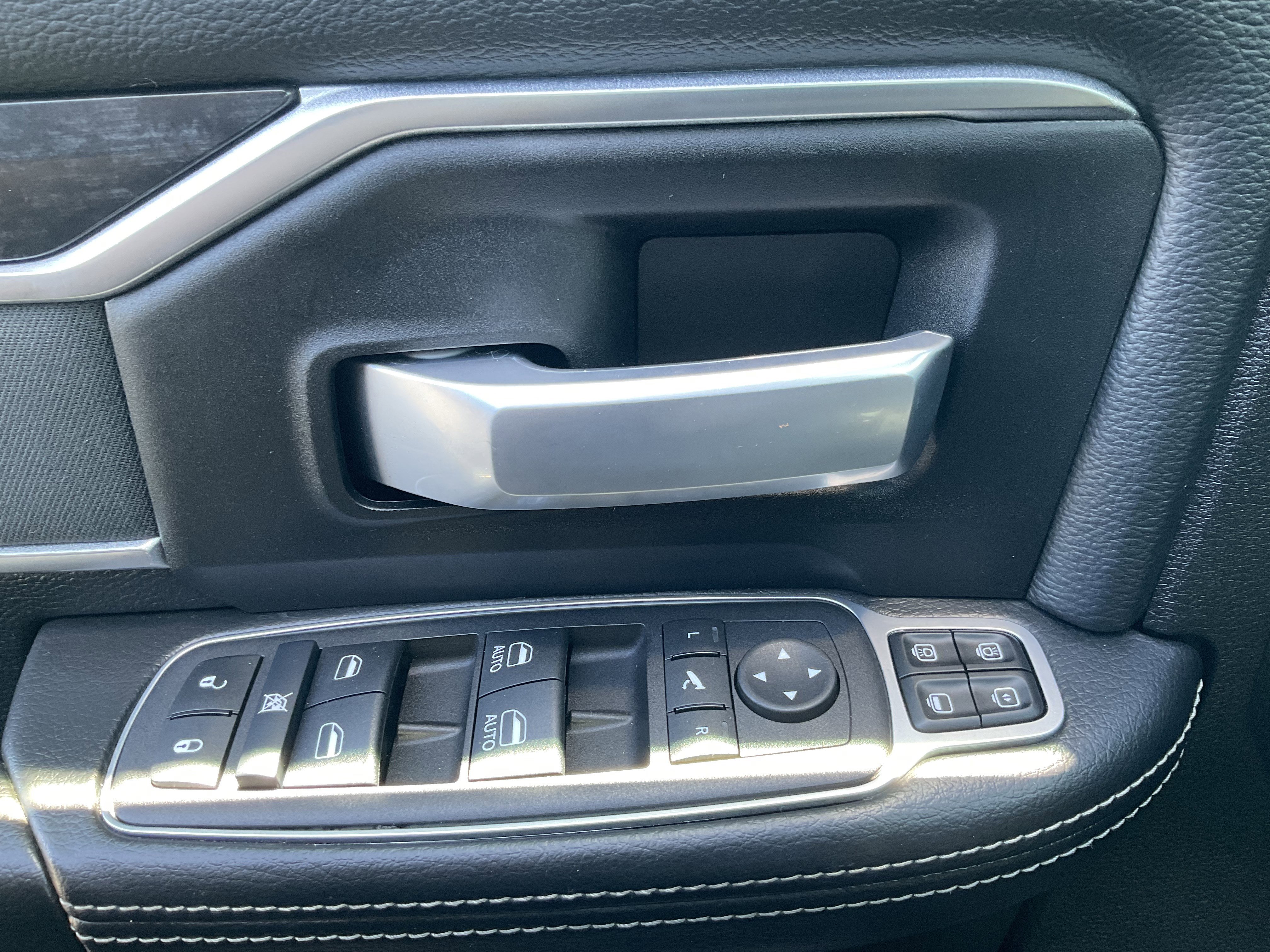 Used 2024 RAM 3500 Big Horn image 28