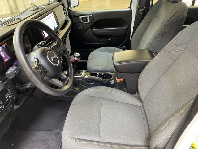 Used 2025 Jeep Wrangler Sport image 19