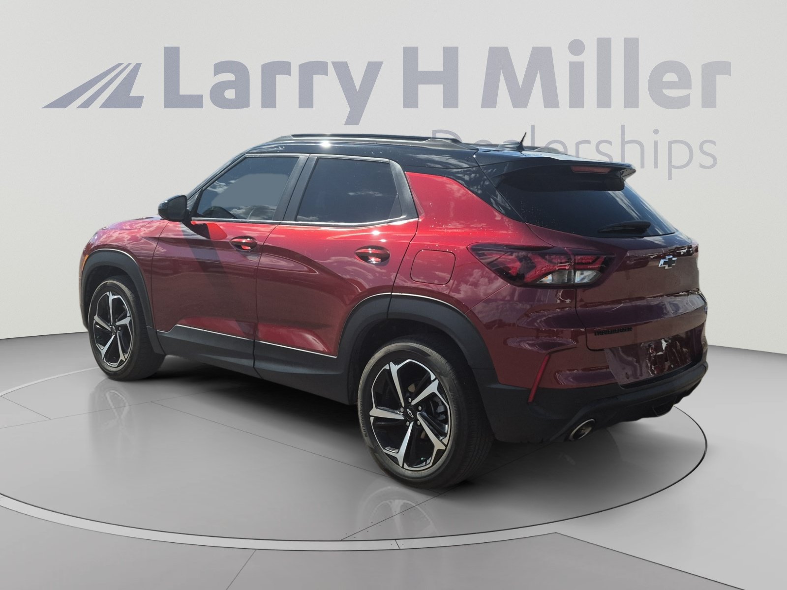 Used 2022 Chevrolet TrailBlazer RS w/ Sun and Liftgate Package FWD image 3