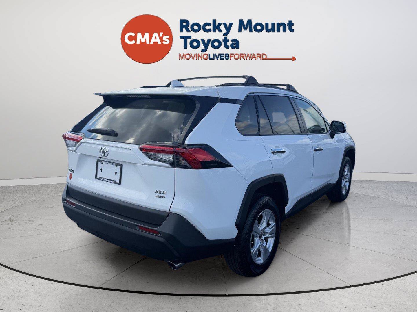Used 2021 Toyota RAV4 XLE w/ Convenience Package AWD/4WD image 5