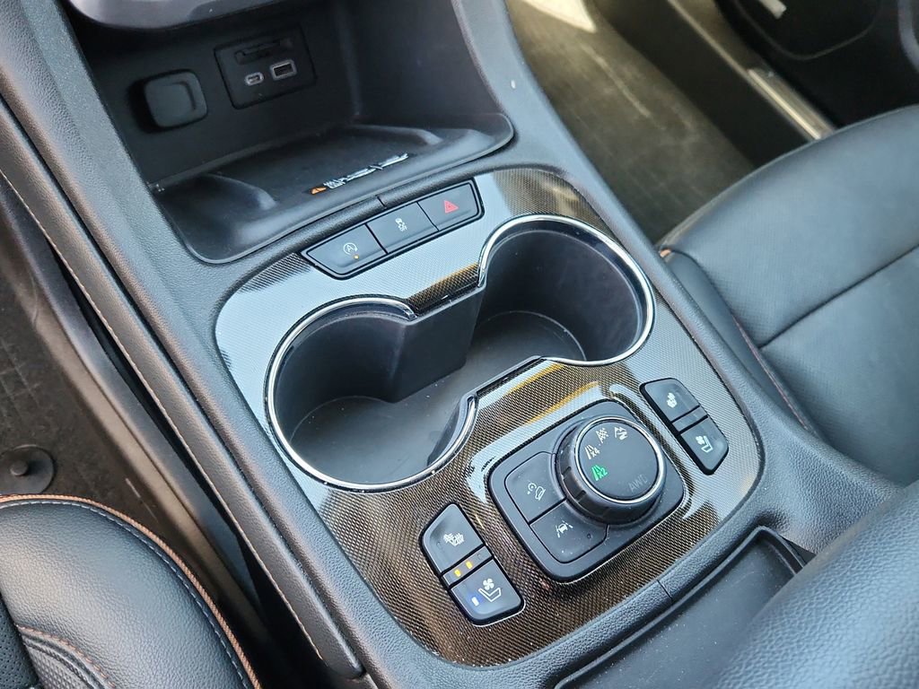 Used 2023 GMC Acadia AT4 w/ Technology Package AWD/4WD image 22
