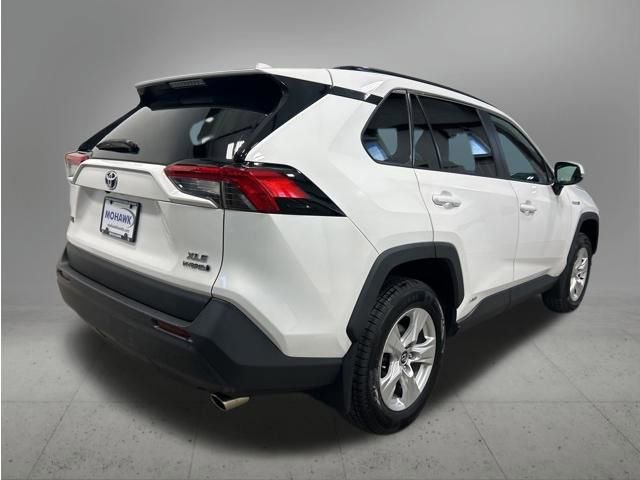 Used 2020 Toyota RAV4 XLE w/ Convenience Package image 8