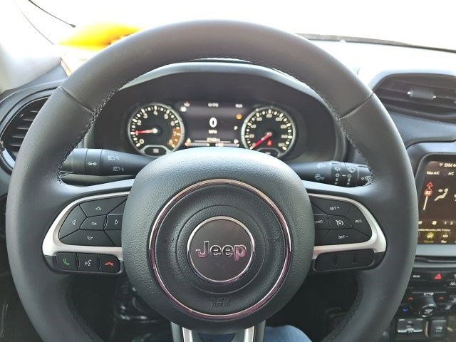 Used 2023 Jeep Renegade Altitude image 21